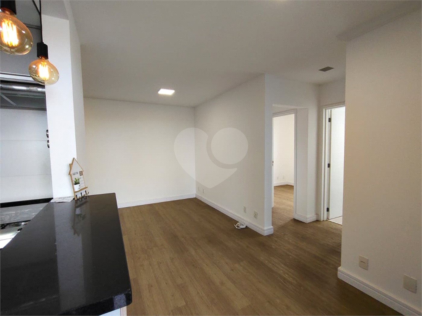 Apartamento à venda ou para alugar com 3 quartos, sendo 2 suítes, em Vila Ginez, Itapetininga, SP