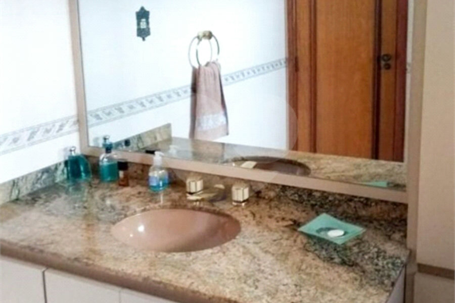 Sobrado à venda com 3 quartos, sendo 1 suíte, em Mooca, São Paulo, SP