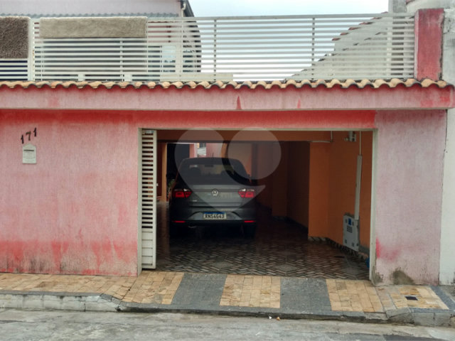 Sobrado à venda com 3 quartos, sendo 1 suíte,  em Parada Inglesa, São Paulo, SP