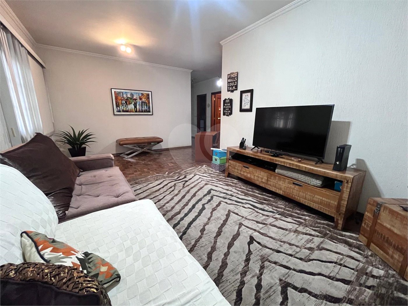 Casa à venda com 4 quartos, sendo 2 suítes, no condomínio Jornalista Américo Ariza, São Paulo - SP