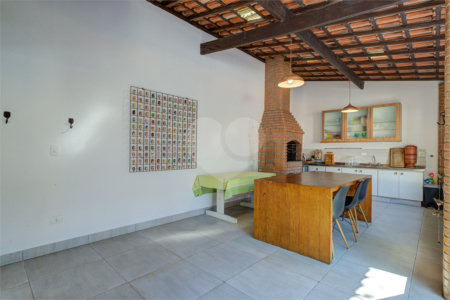 Casa de Vila à venda com 4 quartos, sendo 2 suítes,  em Jardim Marajoara, São Paulo, SP