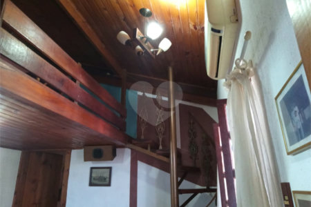 Sobrado à venda com 3 quartos, sendo 1 suíte,  em Vila Caputera, Mogi das Cruzes, SP