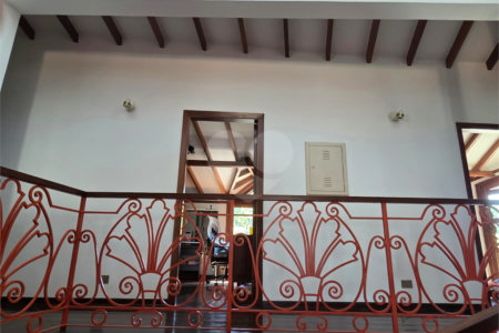 Casa à venda com 4 quartos, sendo 2 suítes, em Cidade São Francisco, São Paulo, SP