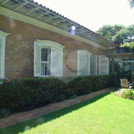 Casa à venda com 4 quartos, sendo 1 suíte, em Brooklin Velho, São Paulo, SP