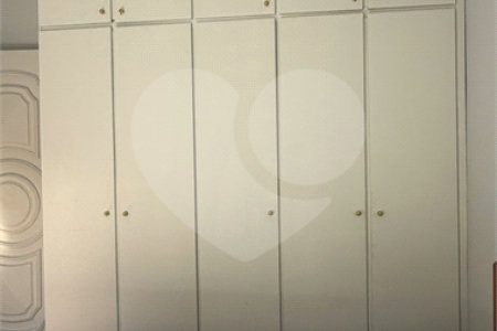Sobrado à venda com 3 quartos, sendo 2 suítes, em Vila Paulicéia, São Paulo, SP