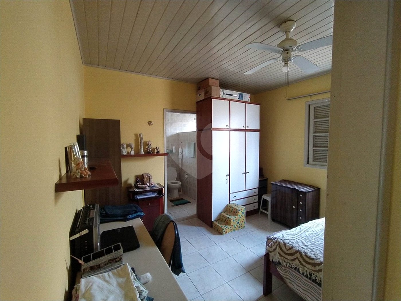 Casa à venda com 6 quartos, sendo 2 suítes, em Chora Menino, São Paulo, SP