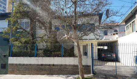 Sobrado à venda com 3 quartos, sendo 1 suíte,  em Chácara Santo Antônio (zona Sul), São Paulo, SP