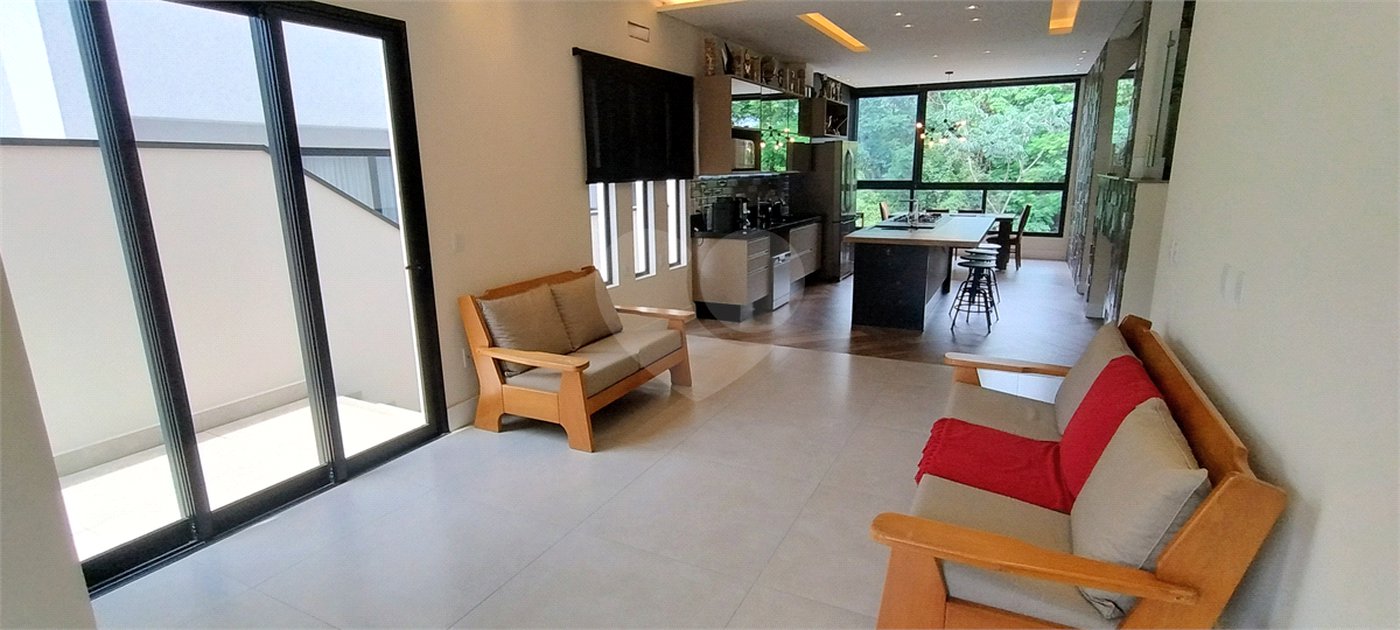 Casa à venda com 3 suítes no condomínio Porto do Sol, Valinhos - SP