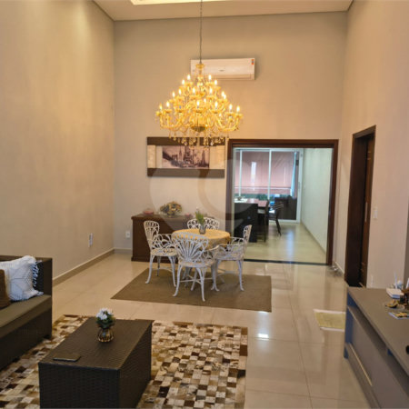 Casa à venda com 3 quartos, sendo 1 suíte, no condomínio Residencia Valencia - Ilha Turia, Ribeirão Preto - SP