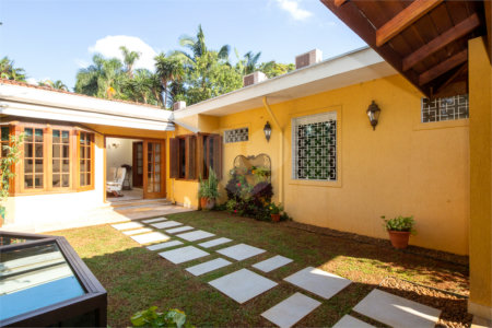 Casa Térrea à venda com 3 quartos, sendo 1 suíte, em Brooklin, São Paulo, SP