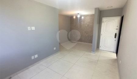 Apartamento à venda com 3 quartos, sendo 1 suíte,  em Rio Comprido, Rio de Janeiro, RJ
