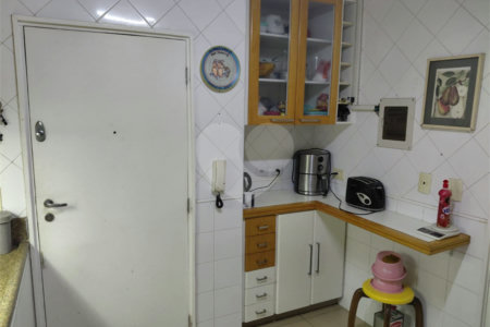 Apartamento para alugar com 3 quartos, sendo 1 suíte, em Cerqueira César, São Paulo, SP