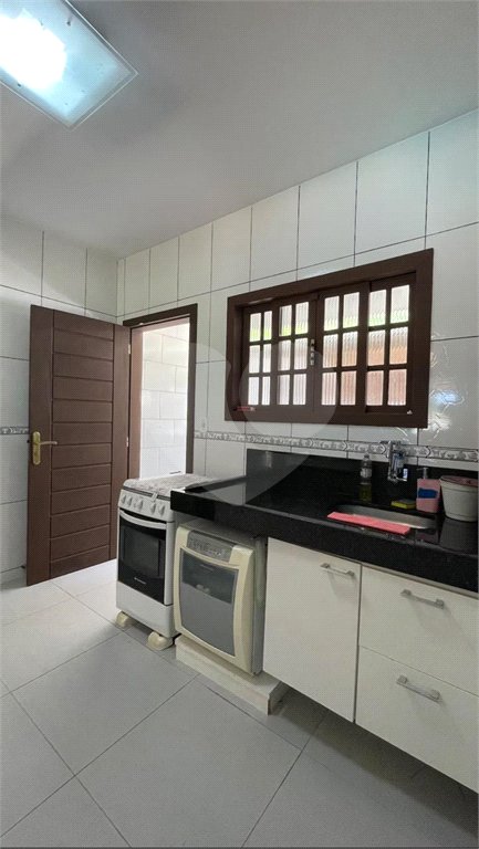 Casa à venda com 4 quartos, sendo 2 suítes, em Caravelas, Armação dos Búzios, RJ