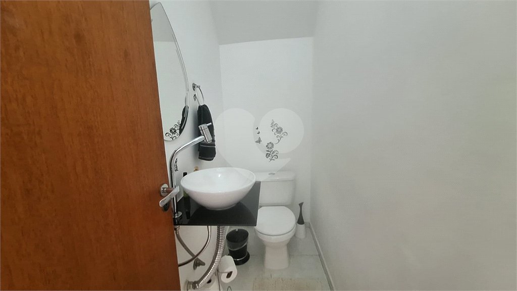 Casa à venda com 2 quartos no condomínio Karolyne, Votorantim - SP