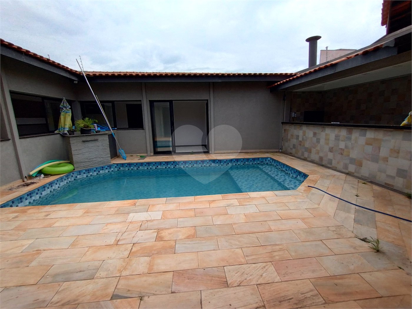 Casa à venda com 2 suítes em Vila Oliveira, Itapetininga, SP