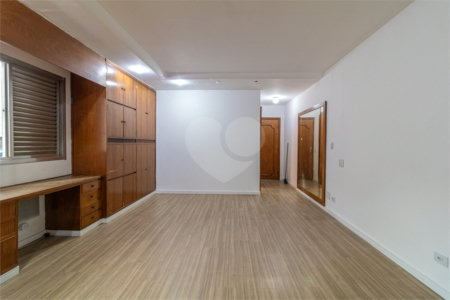 Casa à venda com 4 quartos, sendo 2 suítes, em Ipiranga, São Paulo, SP
