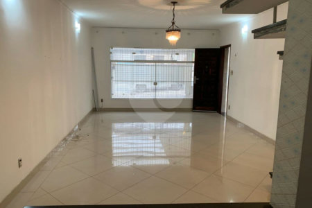 Sobrado à venda com 4 quartos, sendo 1 suíte,  em Chácara Santo Antônio (zona Leste), São Paulo, SP