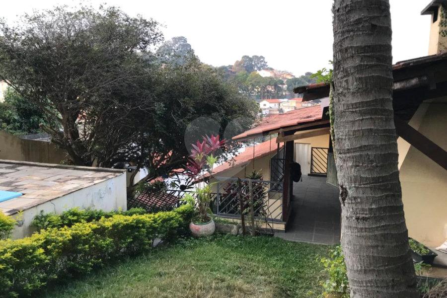 Casa Térrea à venda com 3 quartos, sendo 2 suítes, em Horto Florestal, São Paulo, SP