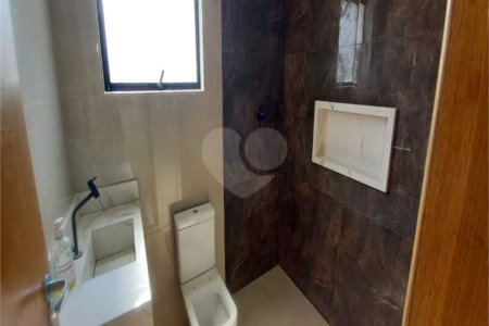 Sobrado à venda com 3 quartos, sendo 1 suíte, em Santa Terezinha, São Bernardo do Campo, SP