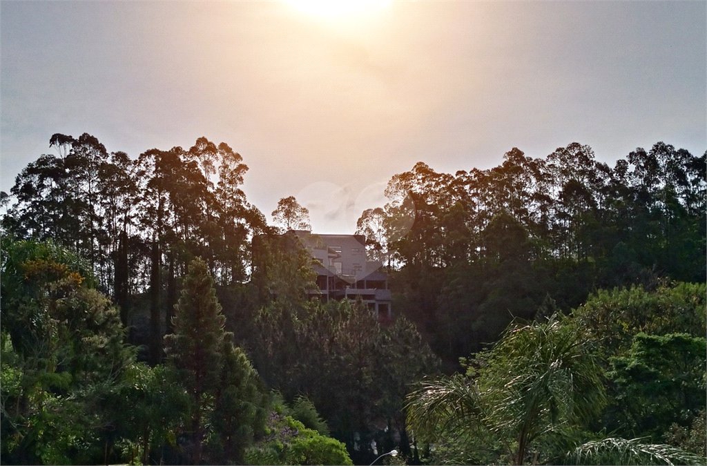 Casa à venda ou para alugar com 4 quartos, sendo 3 suítes, em Serra dos Lagos (jordanésia), Cajamar, SP
