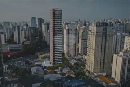 Apartamento à venda com 3 suítes em Vila Nova Conceição, São Paulo, SP