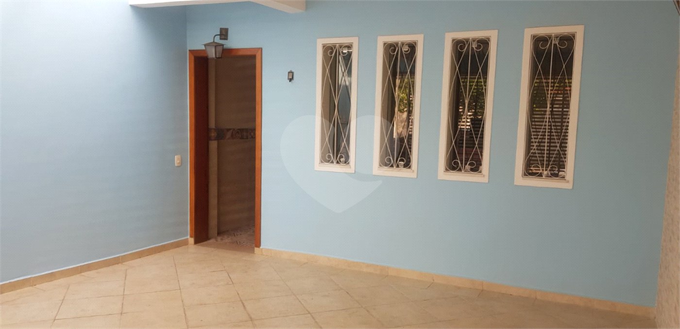 Sobrado à venda com 4 quartos, sendo 2 suítes, em Vila Hamburguesa, São Paulo, SP