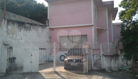 Sobrado à venda com 3 quartos em Vila Nivi, São Paulo, SP