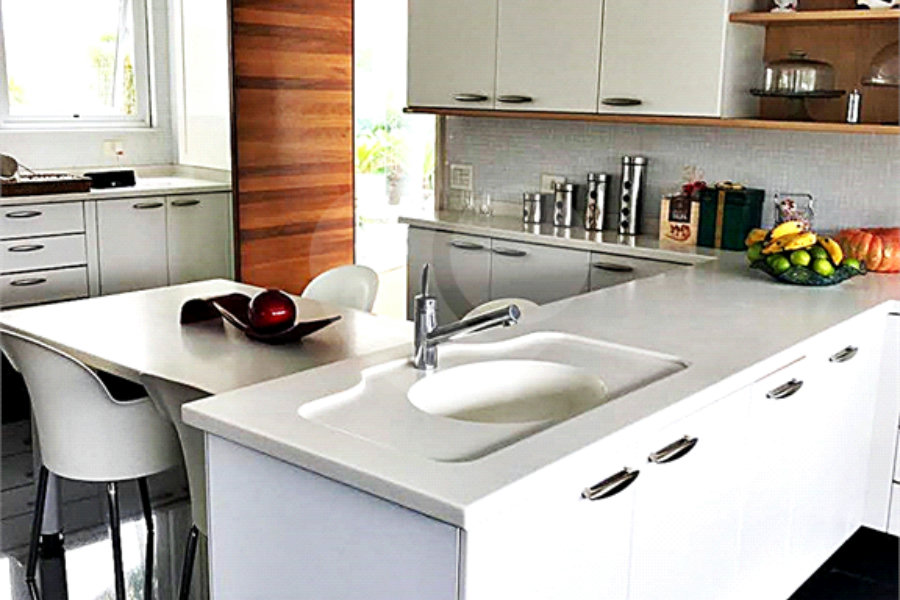 Casa à venda com 4 suítes no condomínio Residencial Jd. Ibiratiba, São Paulo - SP