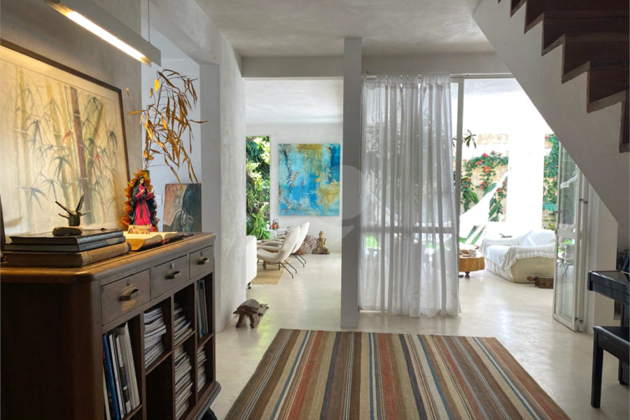 Casa à venda com 4 quartos, sendo 3 suítes, em Vila Madalena, São Paulo, SP