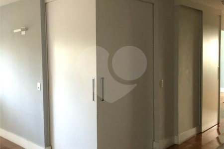 Sala à venda em Vila Suzana, São Paulo, SP