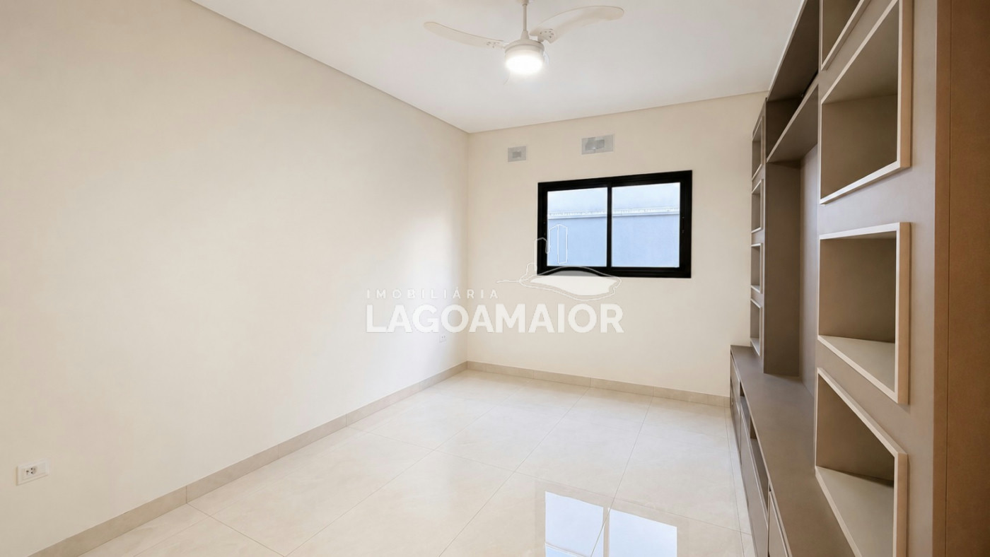 Casa à venda com 3 quartos, sendo 3 suítes, no condomínio Residencial Costa Leste, Três Lagoas - MS