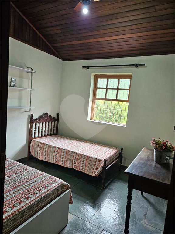 Sítio à venda com 6 quartos, sendo 1 suíte,  em Bairro do Cambará, São Roque, SP