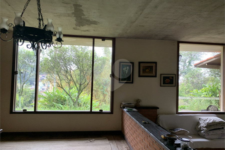 Sobrado à venda com 4 quartos, sendo 2 suítes,  em Tremembé, São Paulo, SP