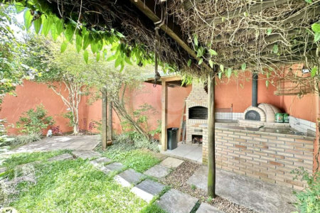 Sobrado à venda com 4 quartos, sendo 2 suítes, em Jardim Jussara, São Paulo, SP
