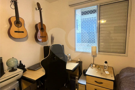 Casa à venda com 3 quartos, sendo 1 suíte, no condomínio Residencial Villagio Vitória, Guarulhos - SP