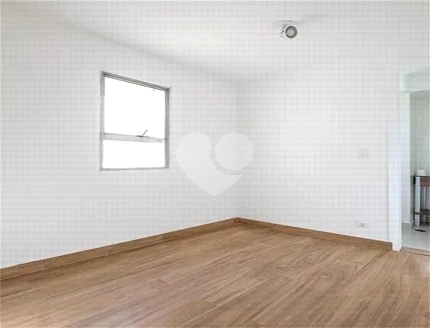Apartamento à venda com 3 quartos, sendo 1 suíte,  em Cerqueira César, São Paulo, SP