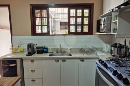Sobrado à venda com 2 quartos em Vila Gumercindo, São Paulo, SP