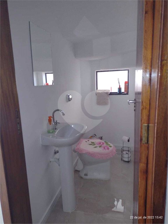 Sobrado à venda com 3 quartos em Parque Santa Rosa, Suzano, SP
