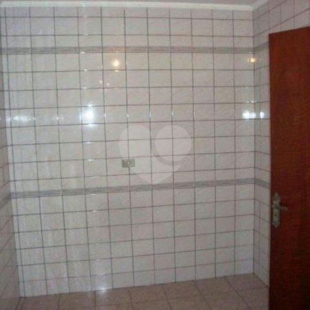 Sobrado à venda com 2 quartos em Vila Nivi, São Paulo, SP