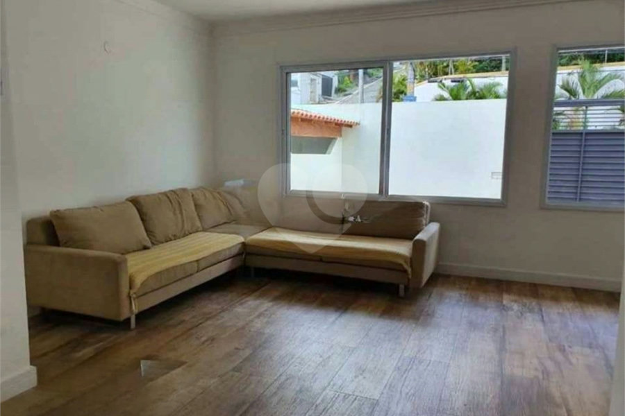 Sobrado à venda com 4 quartos, sendo 3 suítes, em Tremembé, São Paulo, SP