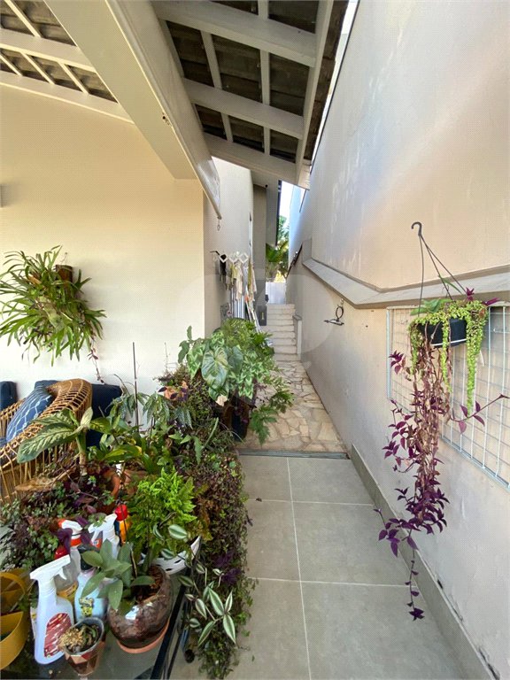 Casa à venda com 3 quartos, sendo 1 suíte, no condomínio Loteamento Recanto dos Paturis, Vinhedo - SP