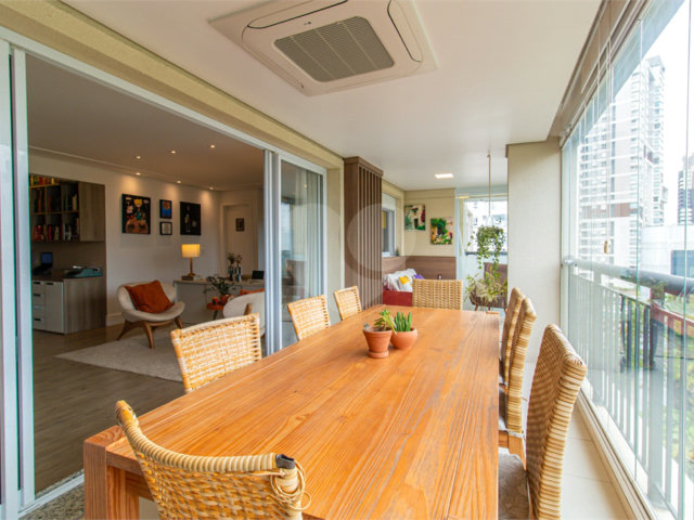 Apartamento à venda com 3 suítes em Chácara Santo Antônio, São Paulo, SP