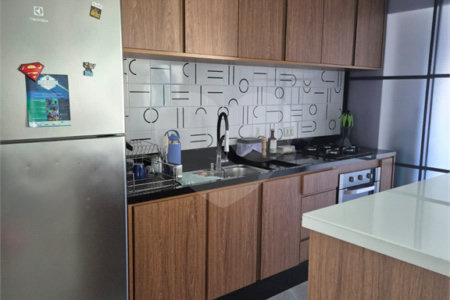 Apartamento à venda com 2 quartos, sendo 1 suíte,  em Quarta Parada, São Paulo, SP