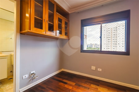 Apartamento à venda com 4 quartos, sendo 3 suítes, em Brooklin Paulista, São Paulo, SP