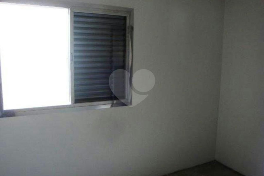 Sobrado à venda com 2 quartos em Vila Nivi, São Paulo, SP