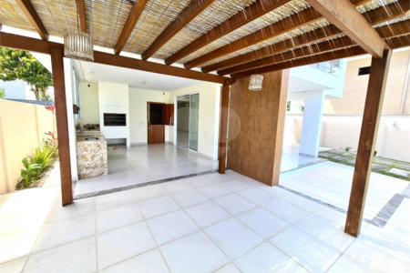 Casa à venda com 3 quartos, sendo 1 suíte, em Outerio da Glória, Porto Seguro, BA