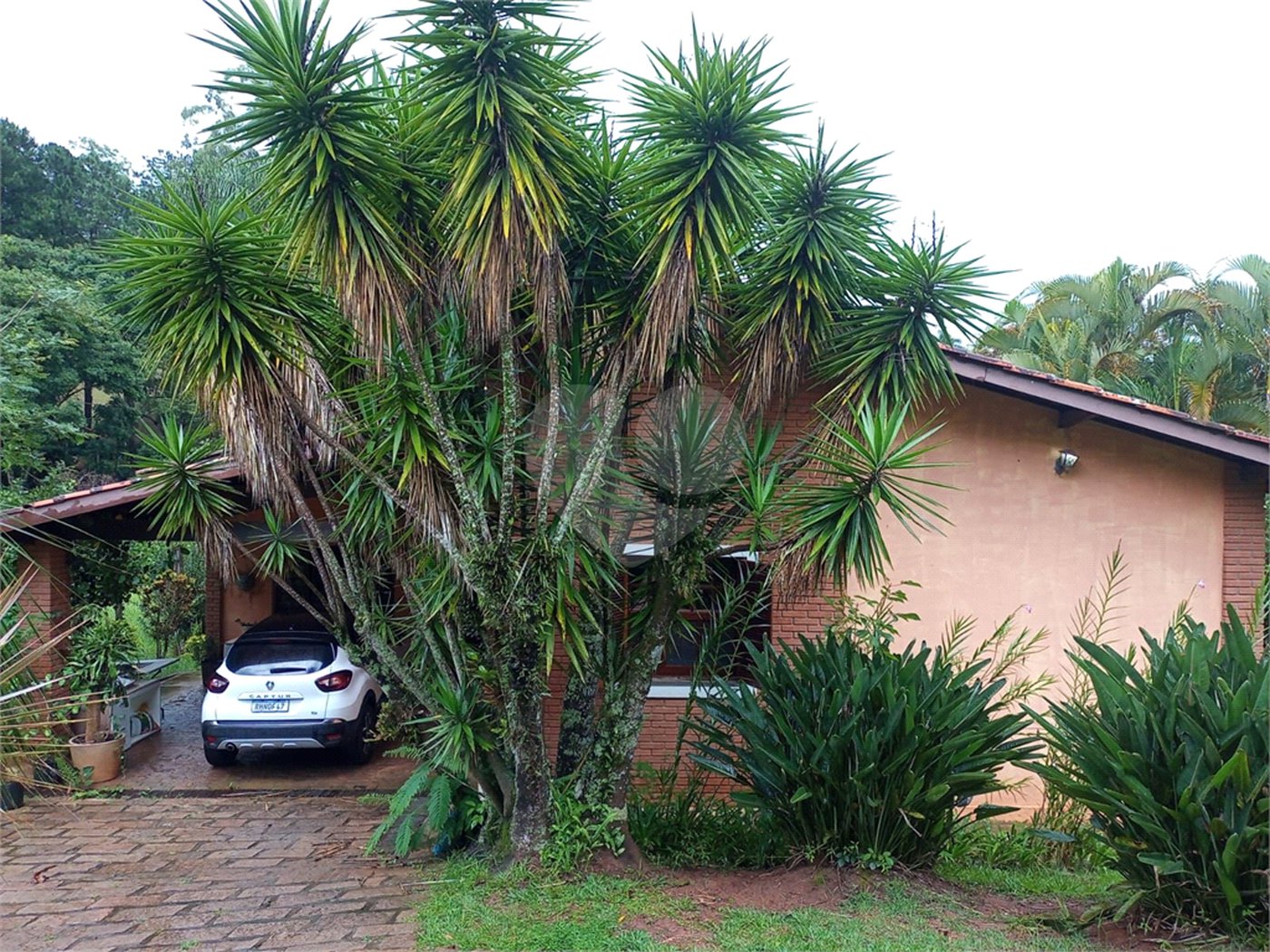 Casa à venda com 3 quartos, sendo 1 suíte, no condomínio Vale da Santa Fé, Vinhedo - SP