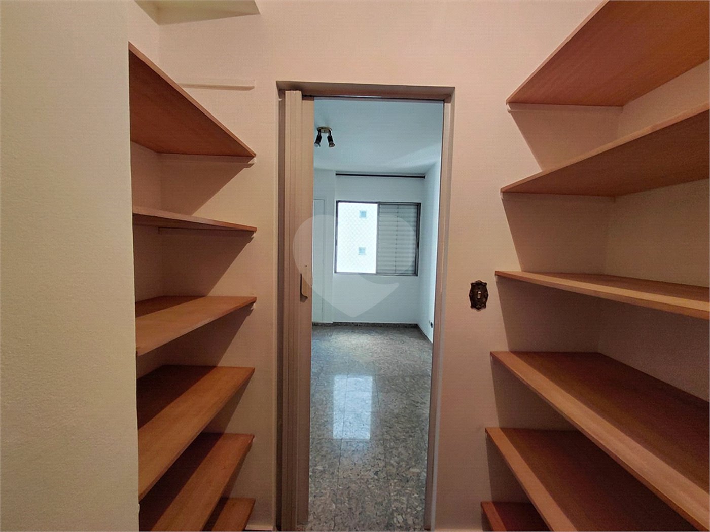Apartamento à venda com 2 quartos, sendo 1 suíte, em Água Branca, São Paulo, SP