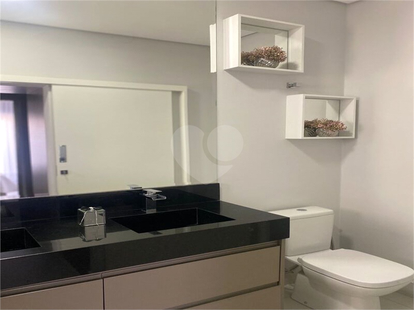 Casa à venda com 3 quartos, sendo 1 suíte,  no condomínio Mantova, Indaiatuba - SP