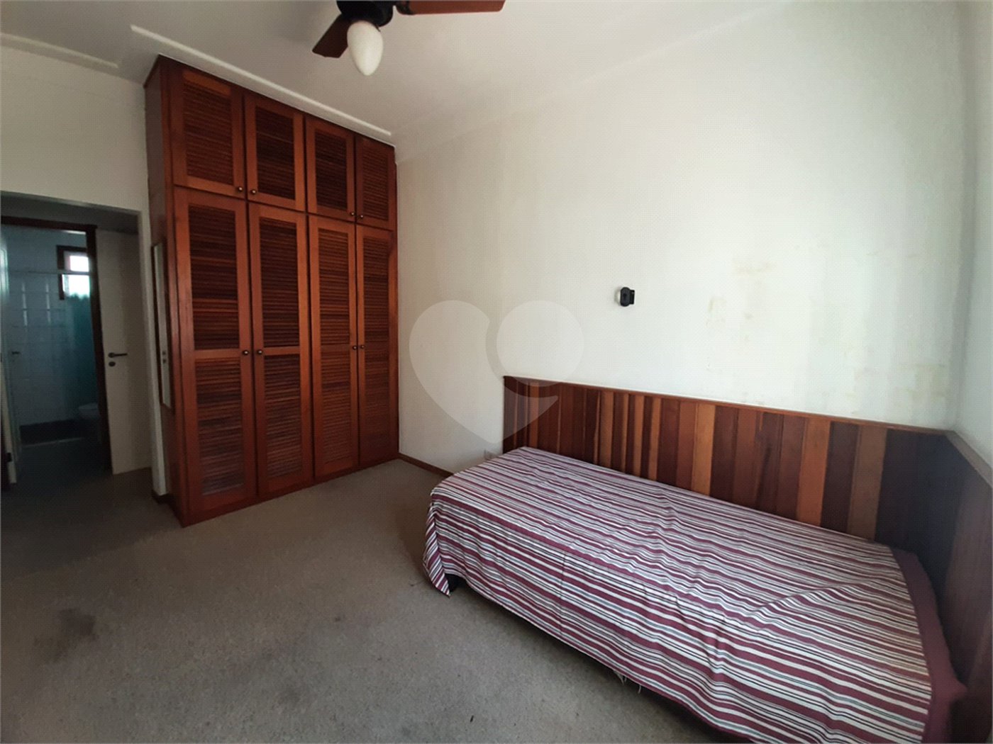 Casa à venda ou para alugar com 3 quartos, sendo 2 suítes, no condomínio Chácara das Rosas, São Paulo - SP
